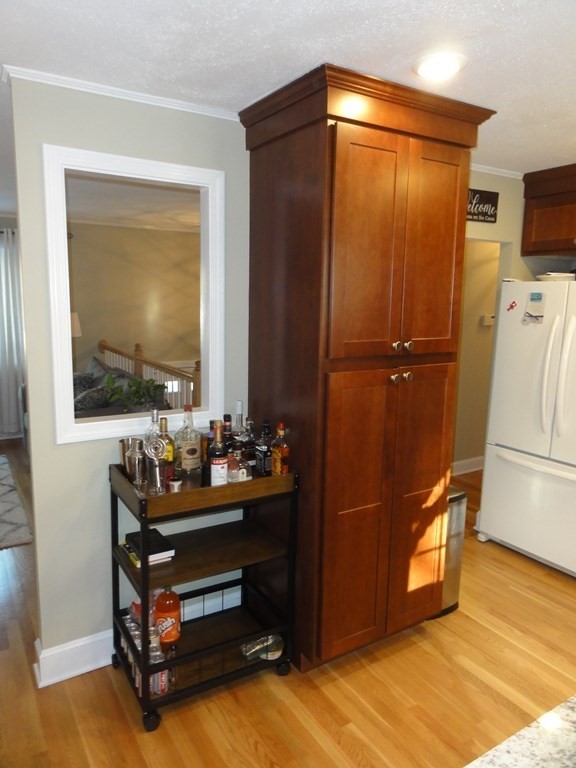 10 Priscilla Road Hopkinton, MA 01748 - Photo 8 of 38 Gallery Image 8