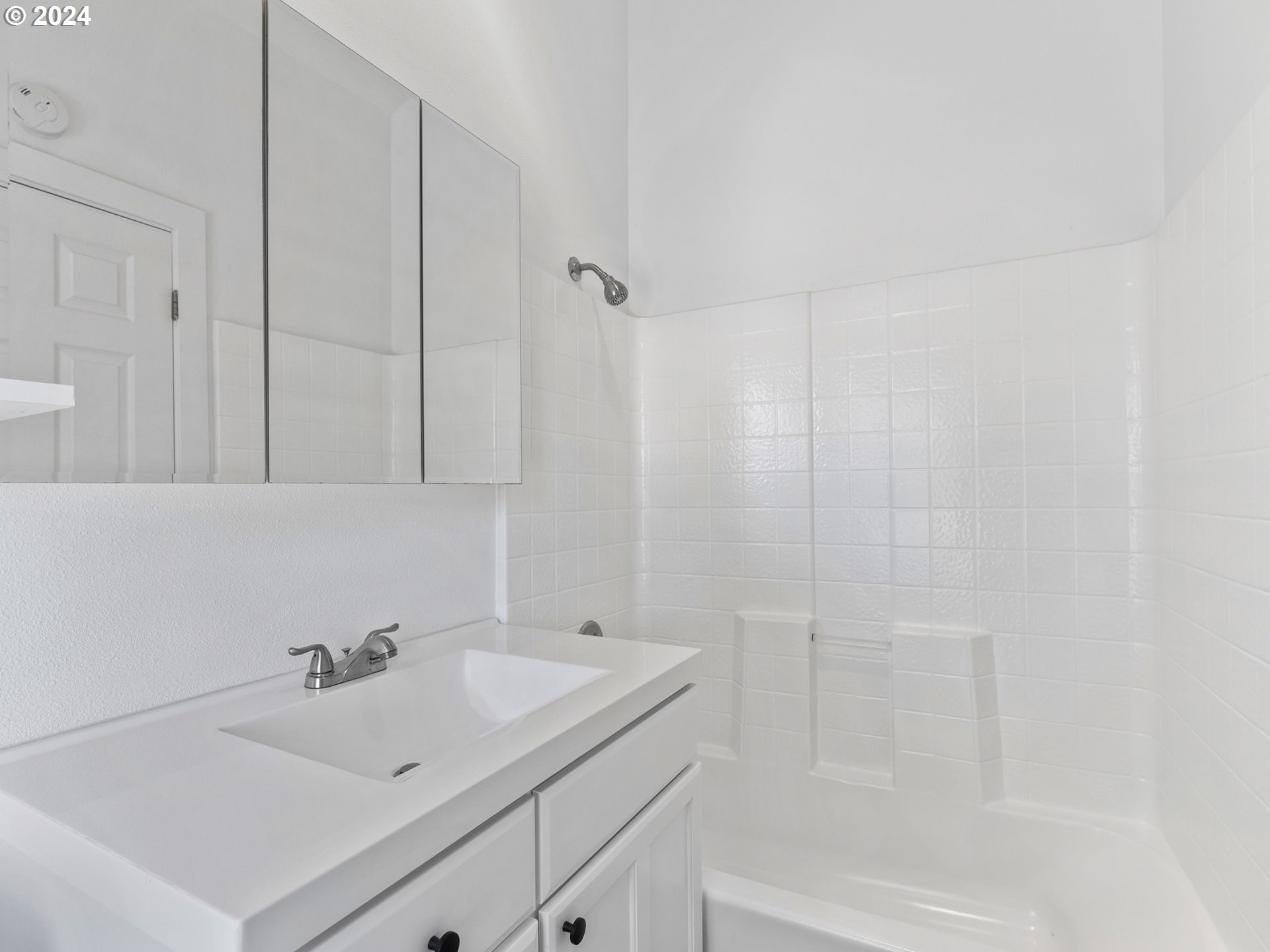 3911 Southwest Baird Street Portland, OR 97219 - Photo 20 of 38 Gallery Image 20