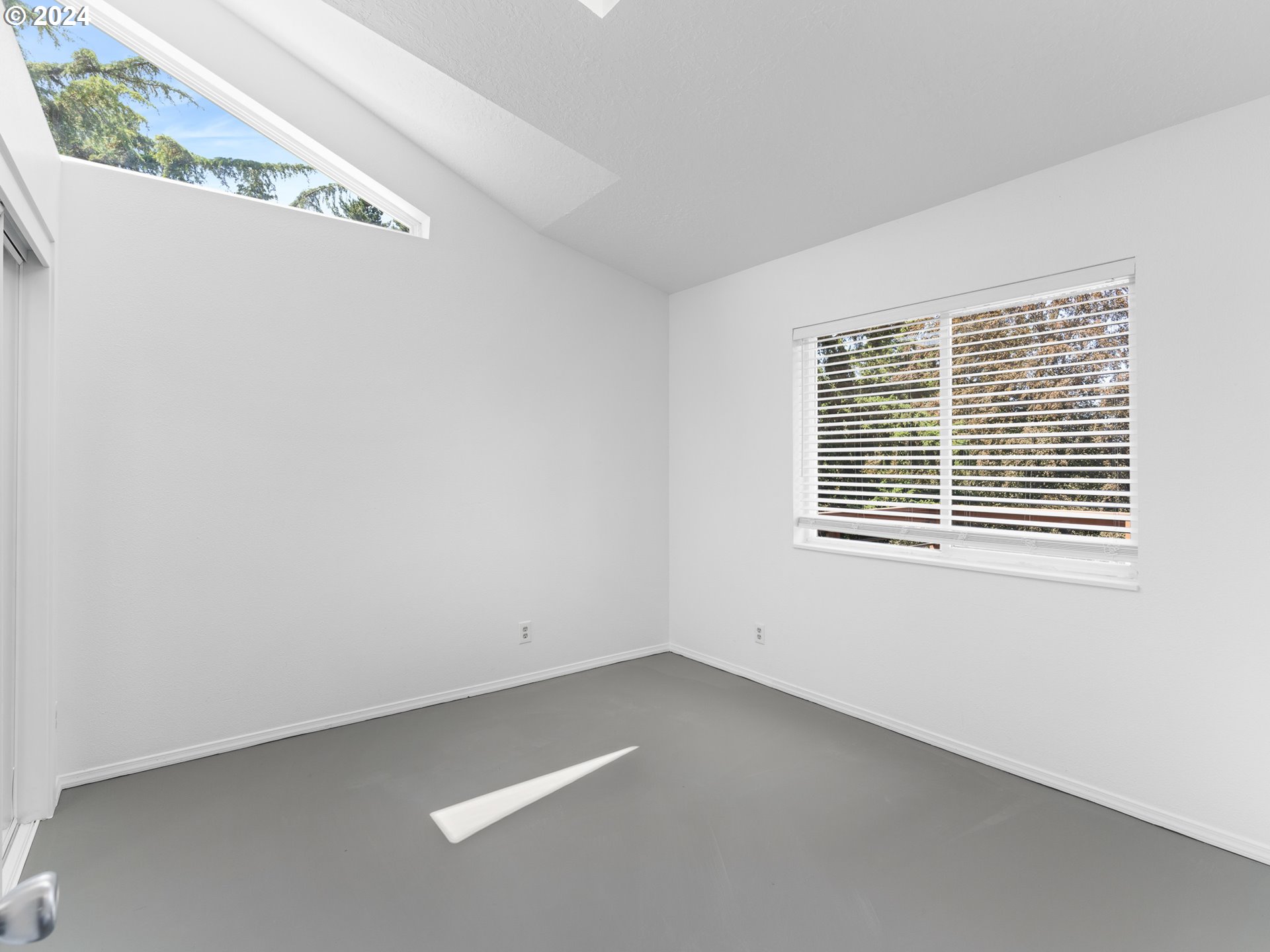 3911 Southwest Baird Street Portland, OR 97219 - Photo 21 of 38 Gallery Image 21