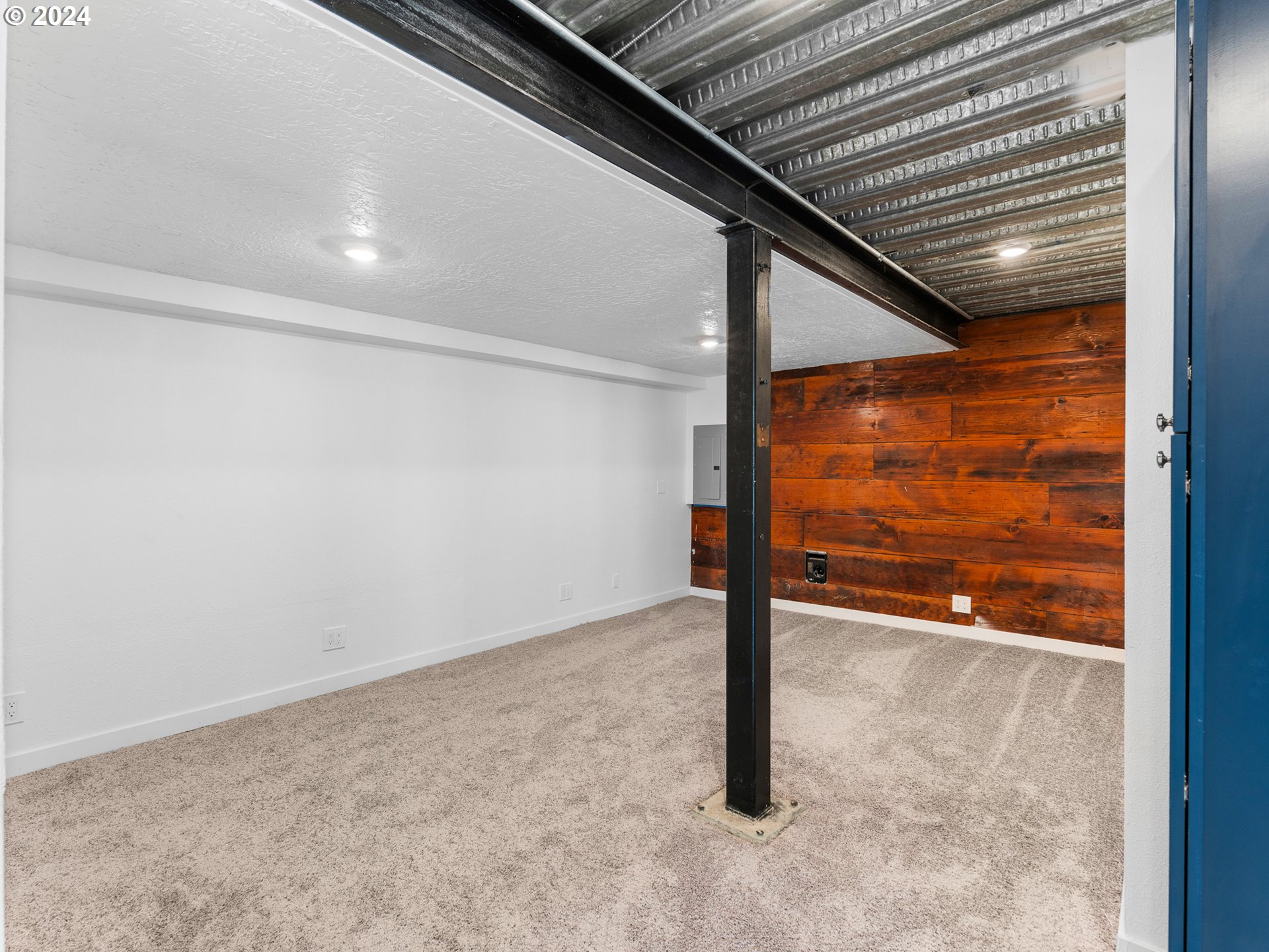 3911 Southwest Baird Street Portland, OR 97219 - Photo 28 of 38 Gallery Image 28