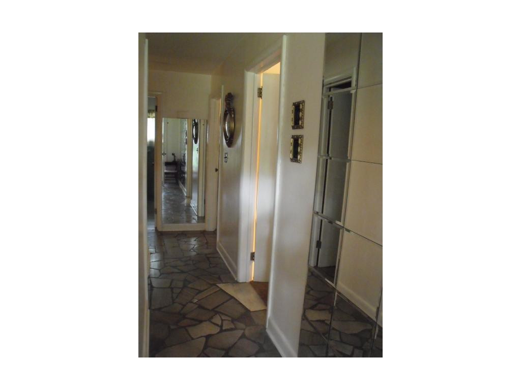 412 Berkeley Road Kingsport, TN 37660 - Photo 5 of 24 Hallway