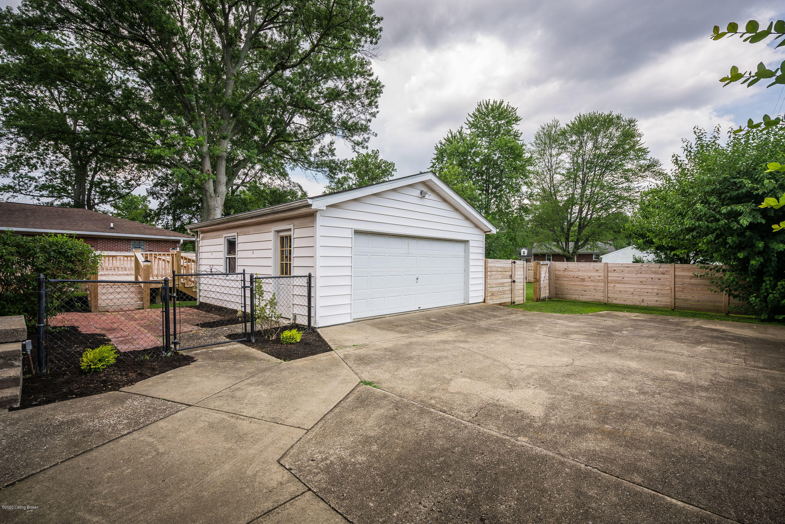 4602 Fox Run Road Louisville, KY 40207 - Photo 47 of 48 4602 Fox Run Road-04