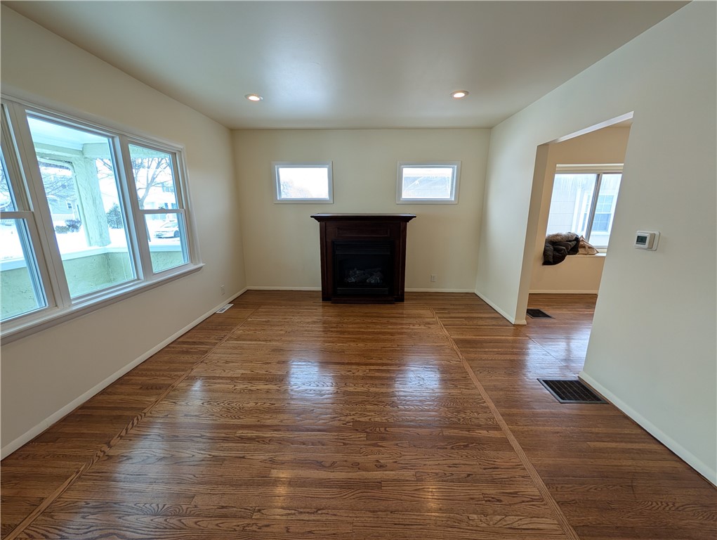 298 Fieldwood Drive Rochester, NY 14609 - Photo 2 of 17