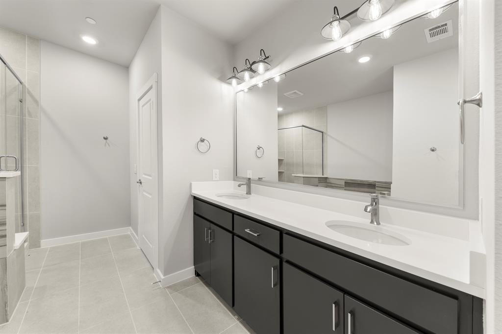 2016 Aldrich Road Celina, TX 75009 - Photo 19 of 28 19. 2016 Aldrich - Bath (2)