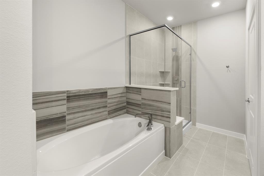 2016 Aldrich Road Celina, TX 75009 - Photo 21 of 28 21. 2016 Aldrich - Bath (4)