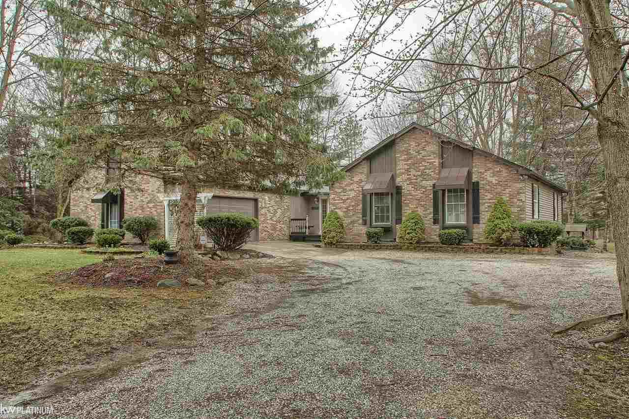 9731 Bartel Road Columbus, MI 48063 - Photo 2 of 41 31376946-1.JPG