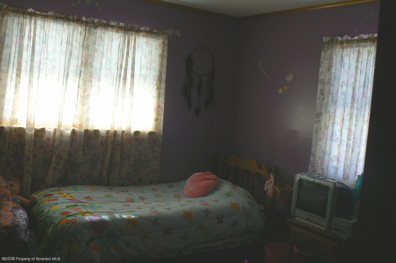 85 Stove Pipe Road Waymart, PA 18472 - Photo 8 of 21 a bath room with a window