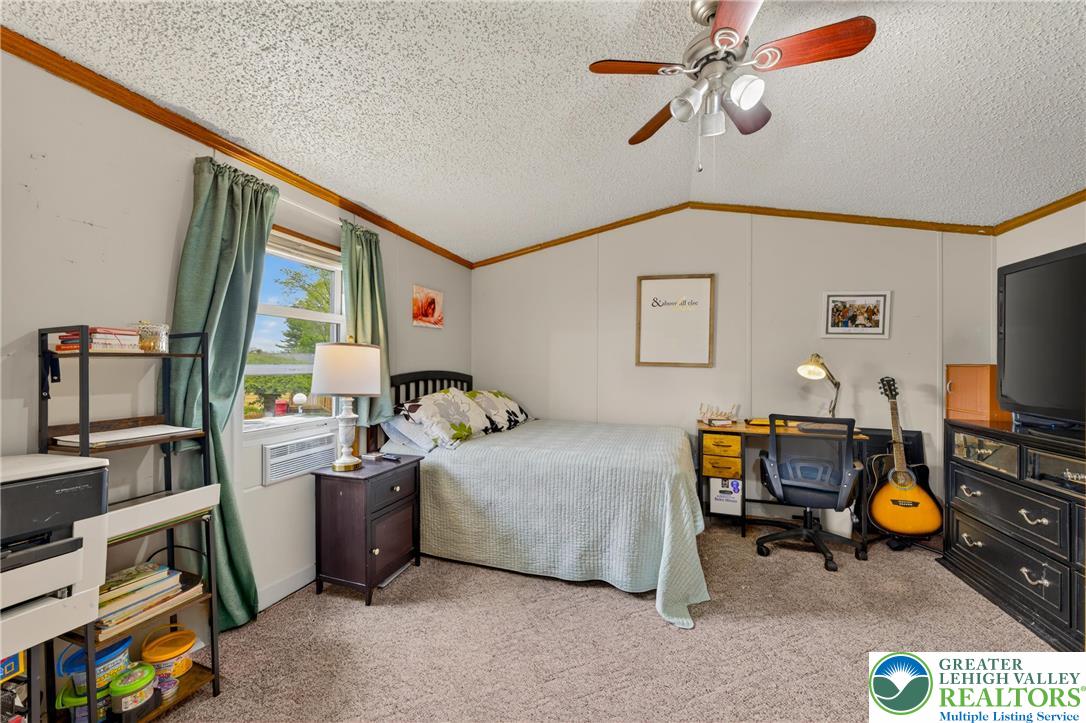 8766 Turkey Ridge Road Breinigsville, PA 18031 - Photo 16 of 35