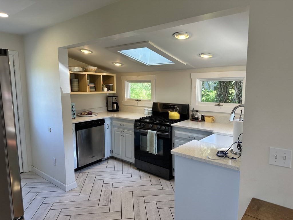 2 Florence Street, Unit WINTER RENT Westport, MA 02790 - Photo 7 of 24 Gallery Image 7