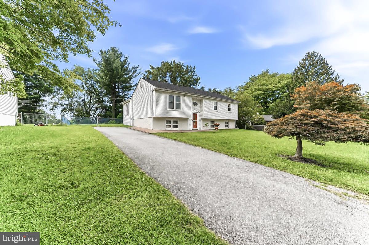 402 Farmhouse Road Downingtown, PA 19335 - Photo 2 of 39 Gallery Image 2