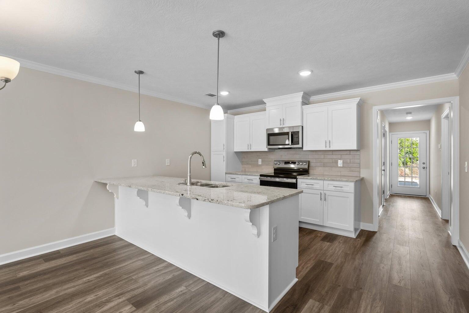 820 Montclair Point Aiken, SC 29803 - Photo 5 of 14 Kitchen