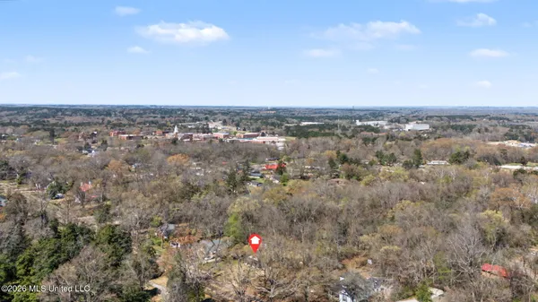 $284,999 | 400 Salem Avenue, Holly Springs, MS 38635