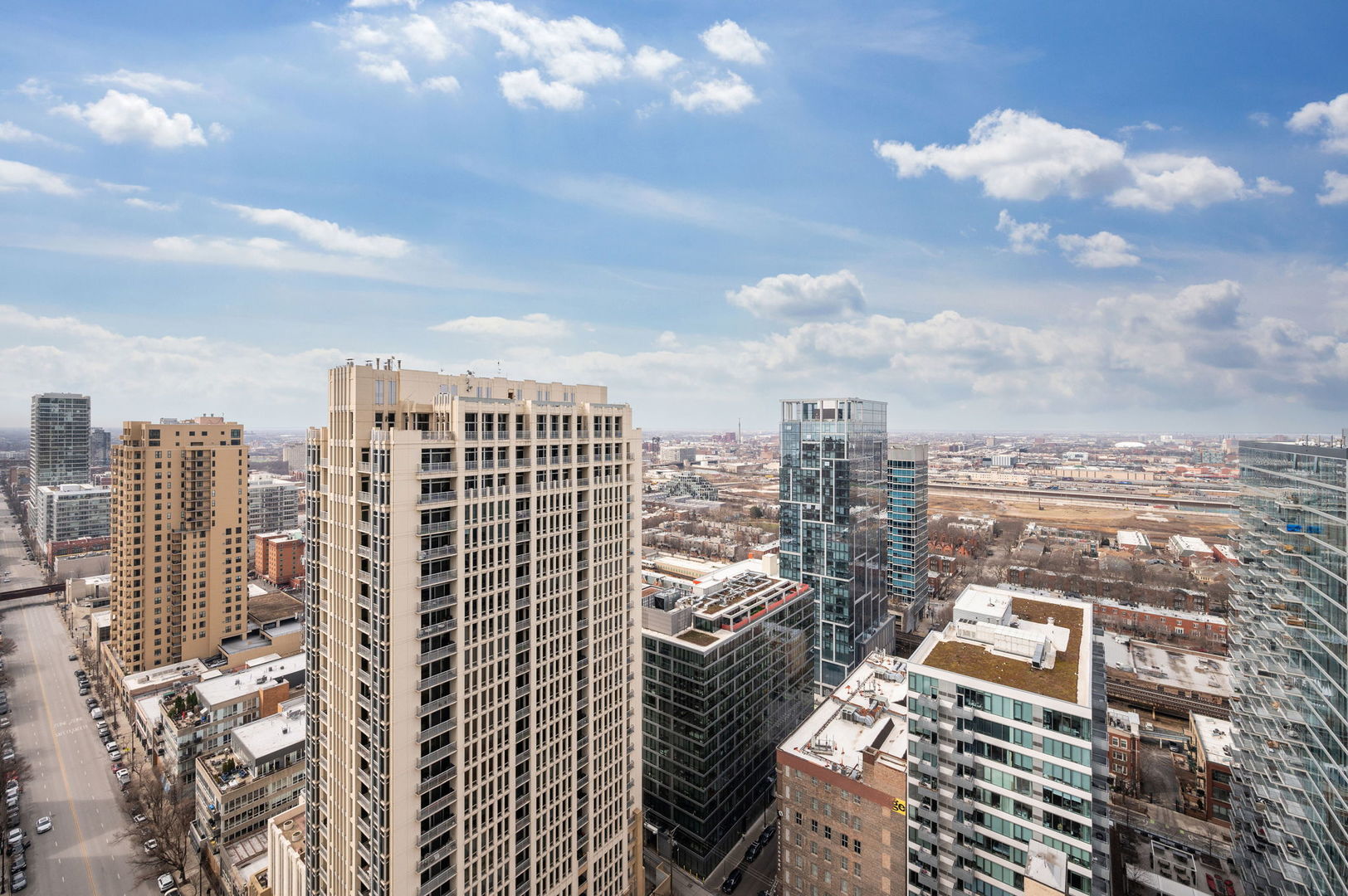 100 East 14th Street, Unit 2809 Chicago, IL 60605 - Photo 5 of 24 a view of a city with tall buildings