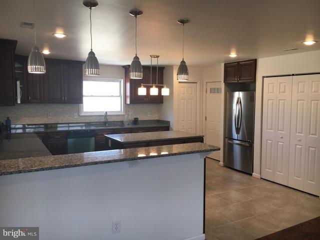 9112 Wallace Road Lanham, MD 20706 - Photo 3 of 10 Kitchen