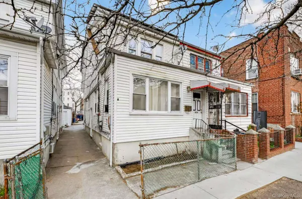 $1,250,000 | 95-11 42nd Avenue | Elmhurst