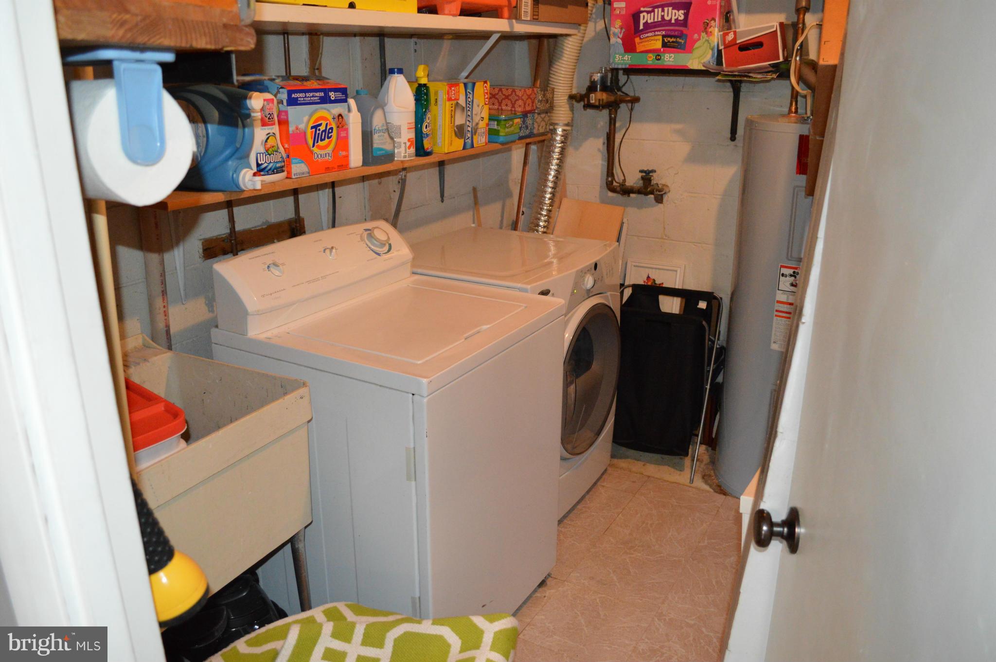 11976 Barrel Cooper Court Reston, VA 20191 - Photo 25 of 29 Laundry Room