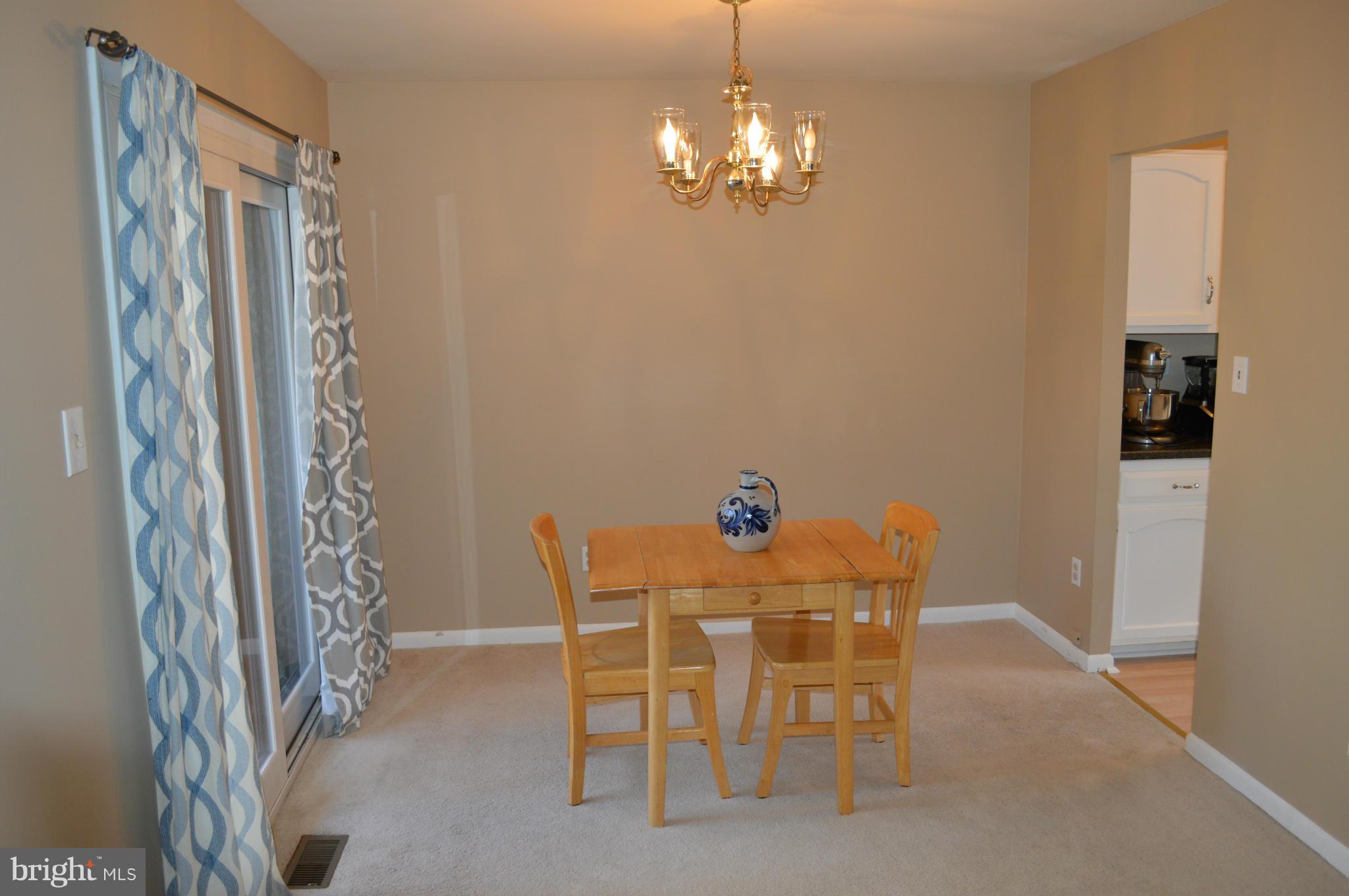 11976 Barrel Cooper Court Reston, VA 20191 - Photo 5 of 29 Dining Room