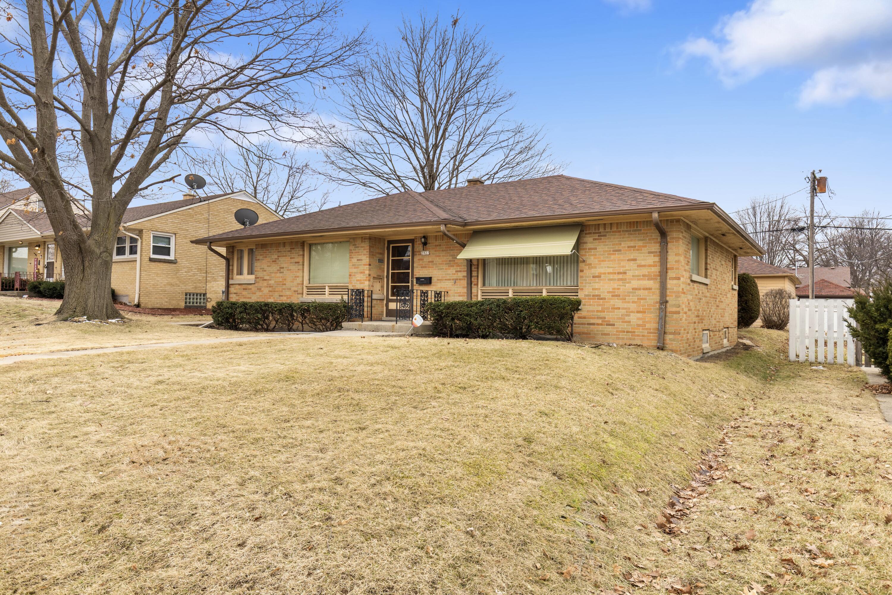 Charming brick ranch, welcome home!