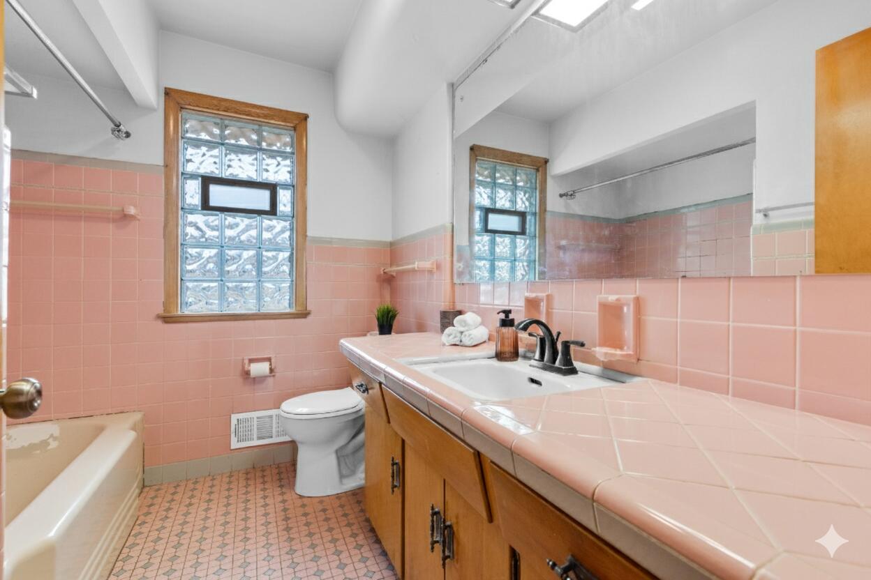 3927 North 77th Street Milwaukee, WI 53222 - Photo 13 of 16 This image has been virtually altered.