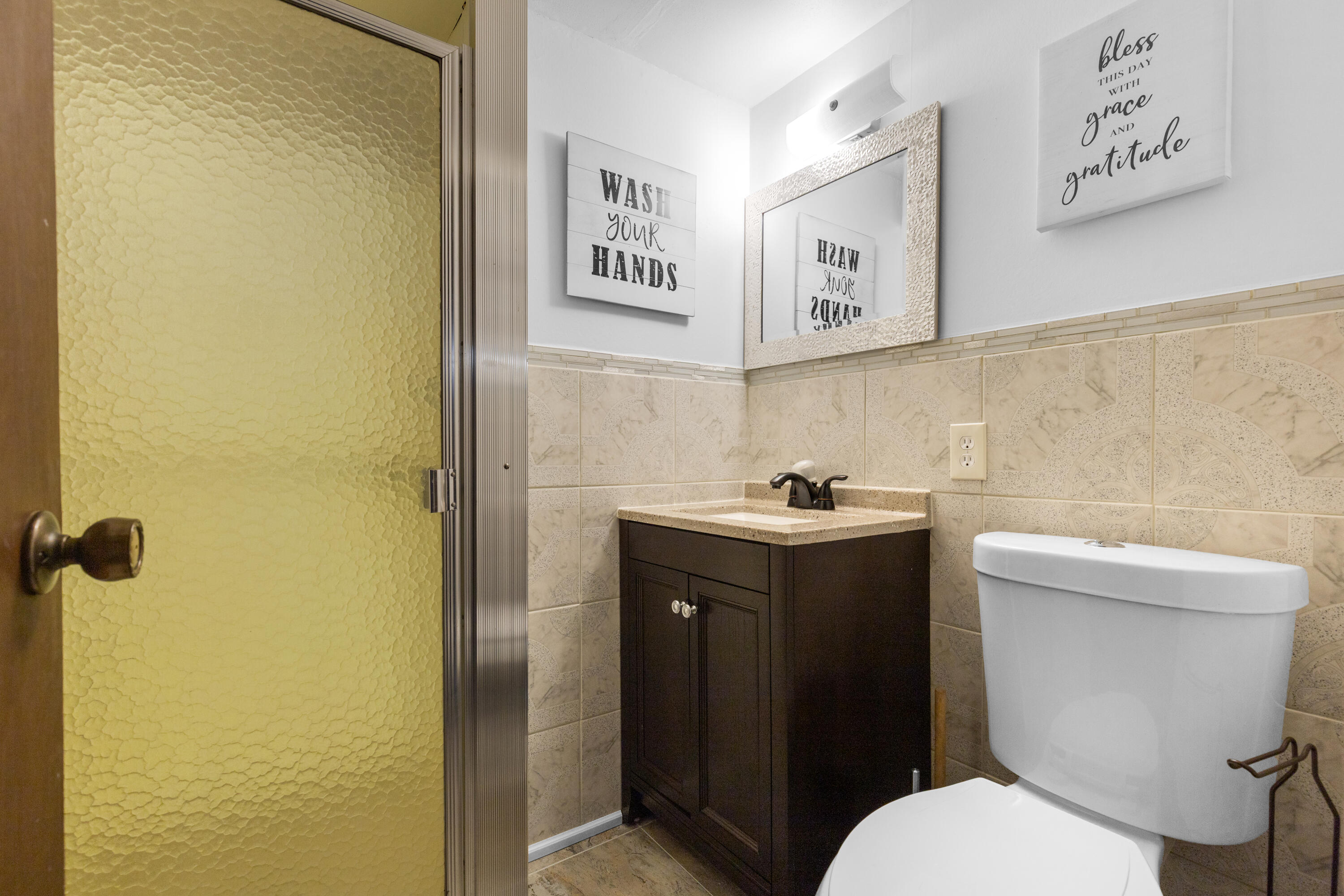 3927 North 77th Street Milwaukee, WI 53222 - Photo 14 of 16 Lower level full bath