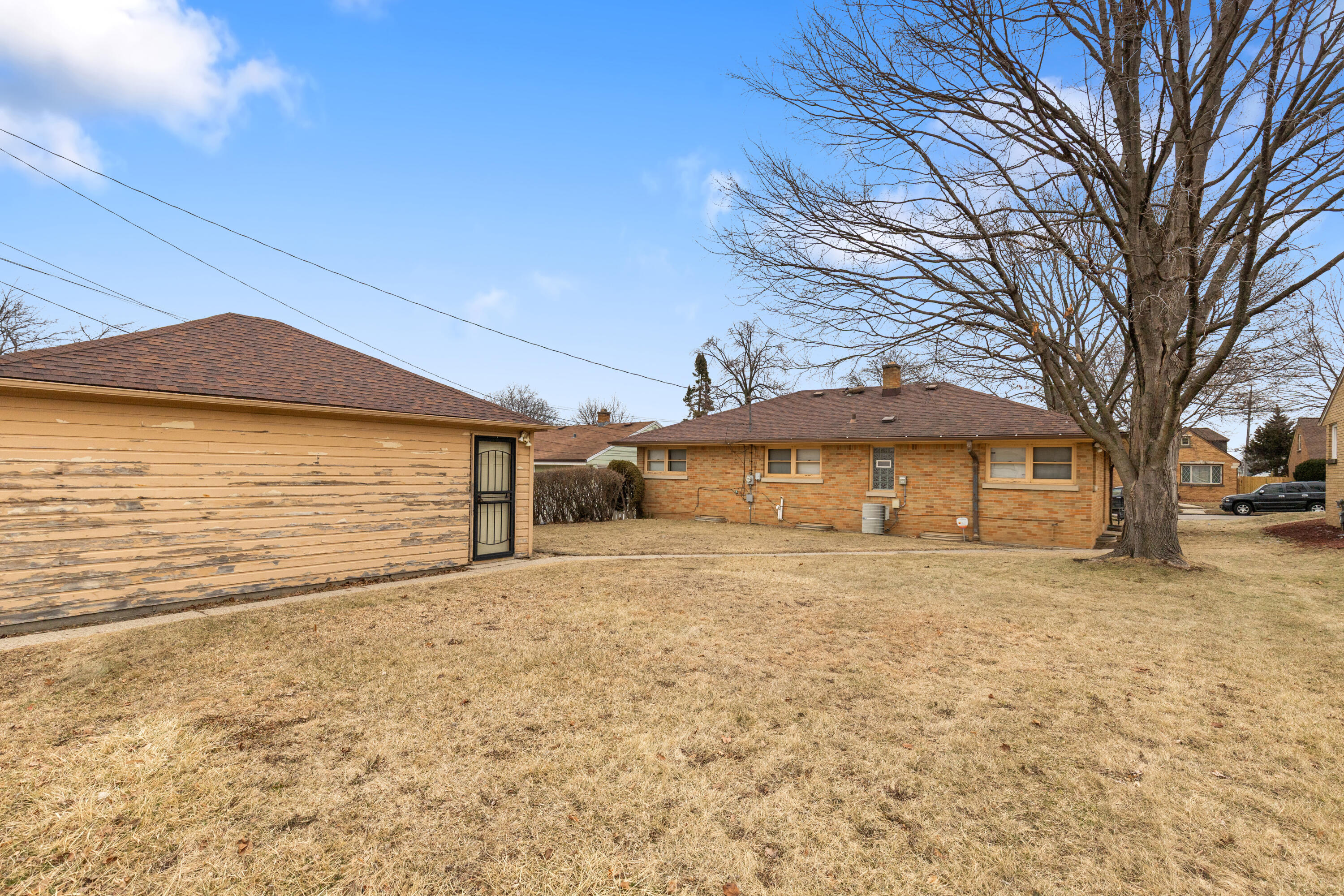 3927 North 77th Street Milwaukee, WI 53222 - Photo 15 of 16 photo mar 02 2026, 10 50 56 pm