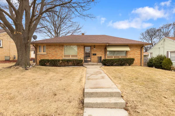 $240,000 | 3927 North 77th Street, Milwaukee, WI 53222