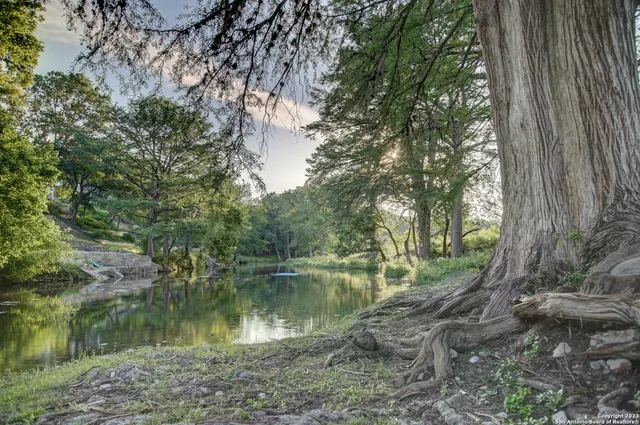 $1,299,000 | 246 River Road, Ingram, TX 78025