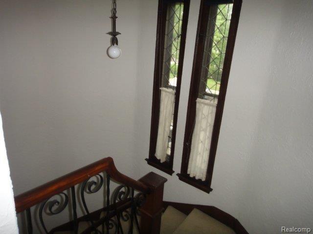 20000 Renfrew Road Detroit, MI 48221 - Photo 20 of 25 stairwell