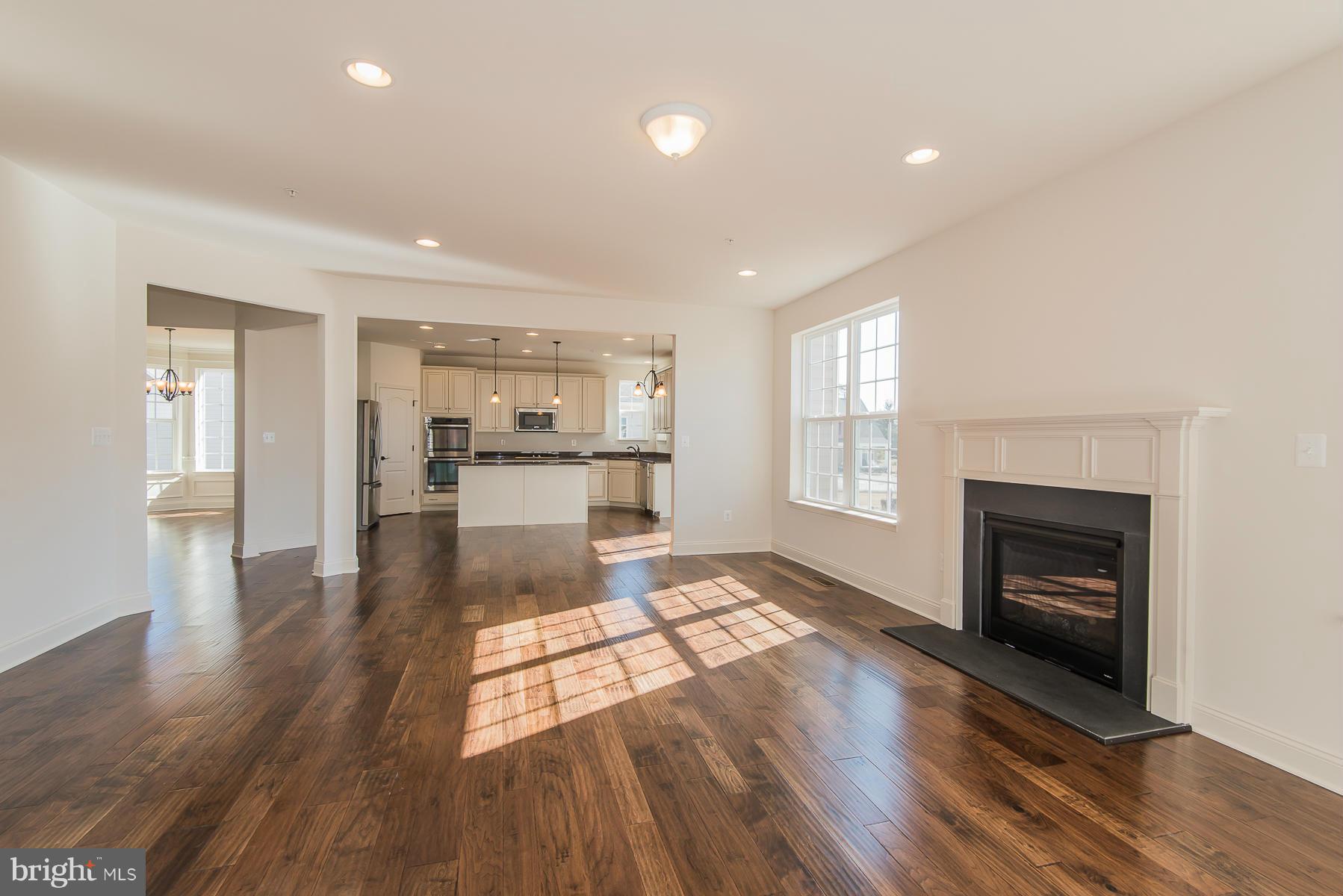 2303 Blackberry Road Baltimore, MD 21209 - Photo 11 of 30 Family Room