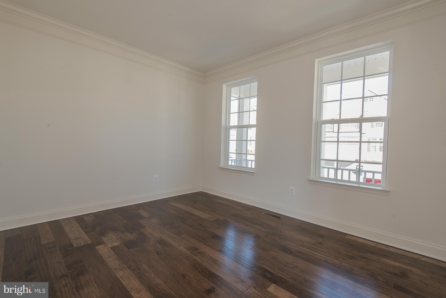 2303 Blackberry Road Baltimore, MD 21209 - Photo 15 of 30 Living Room