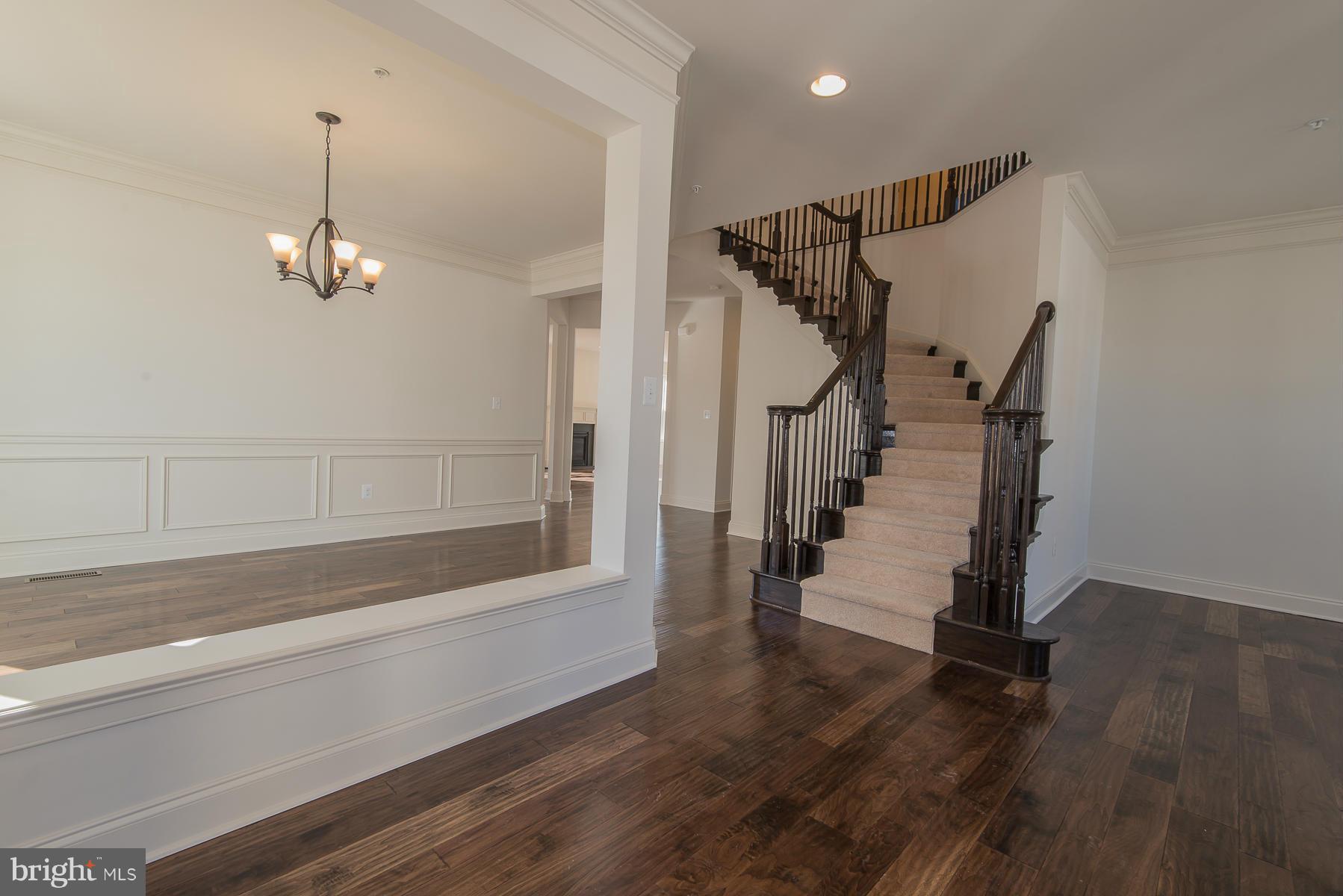 2303 Blackberry Road Baltimore, MD 21209 - Photo 5 of 30 Foyer
