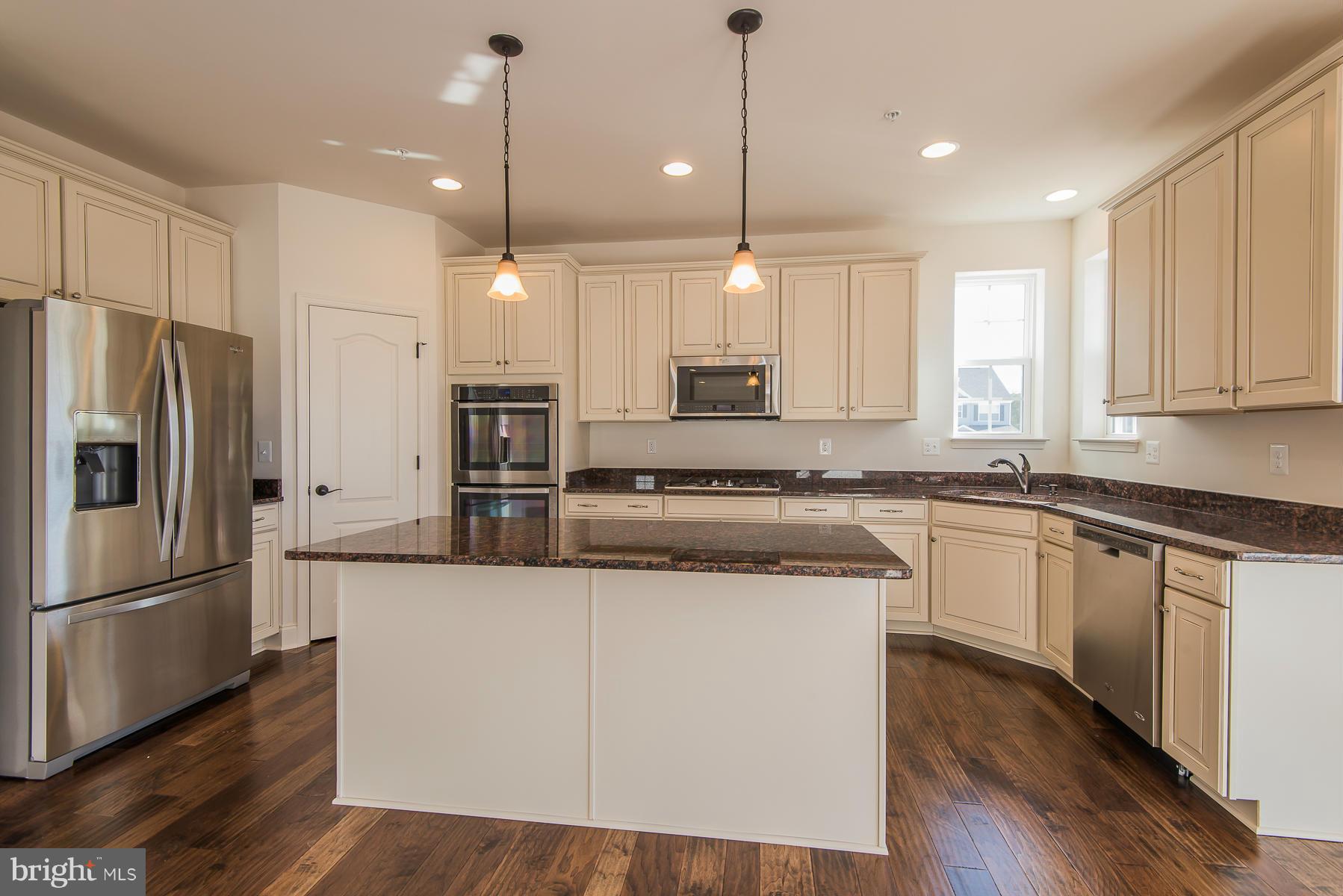 2303 Blackberry Road Baltimore, MD 21209 - Photo 10 of 30 Kitchen