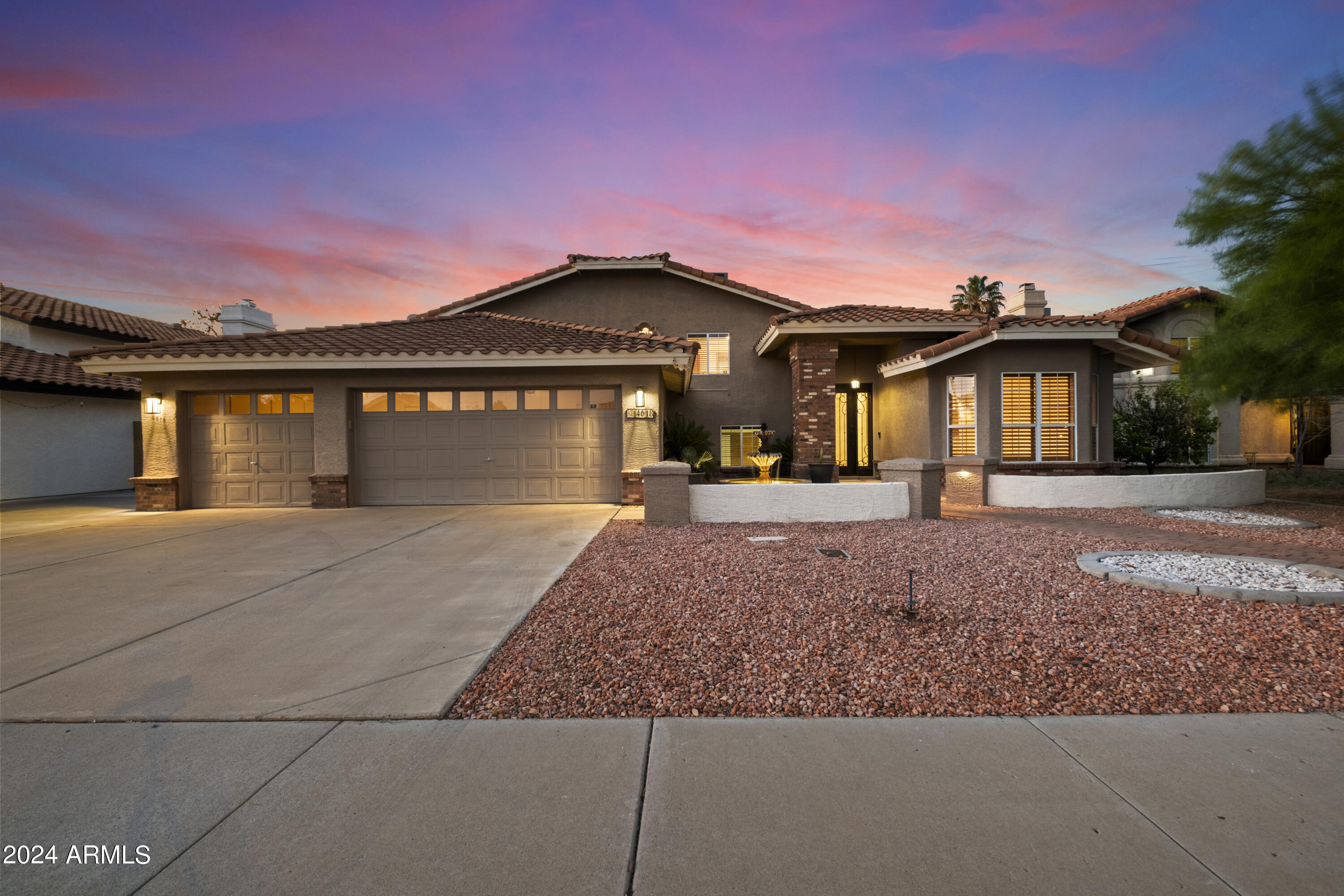 4618 East Everett Drive Phoenix, AZ 85032 - Photo 1 of 35 01-56277378