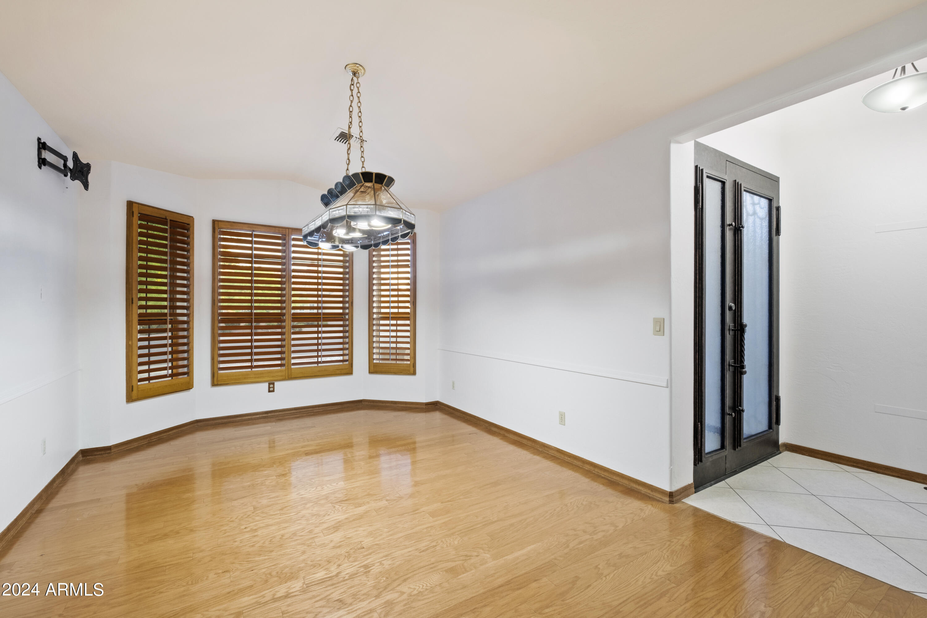 4618 East Everett Drive Phoenix, AZ 85032 - Photo 13 of 35 10-56277516