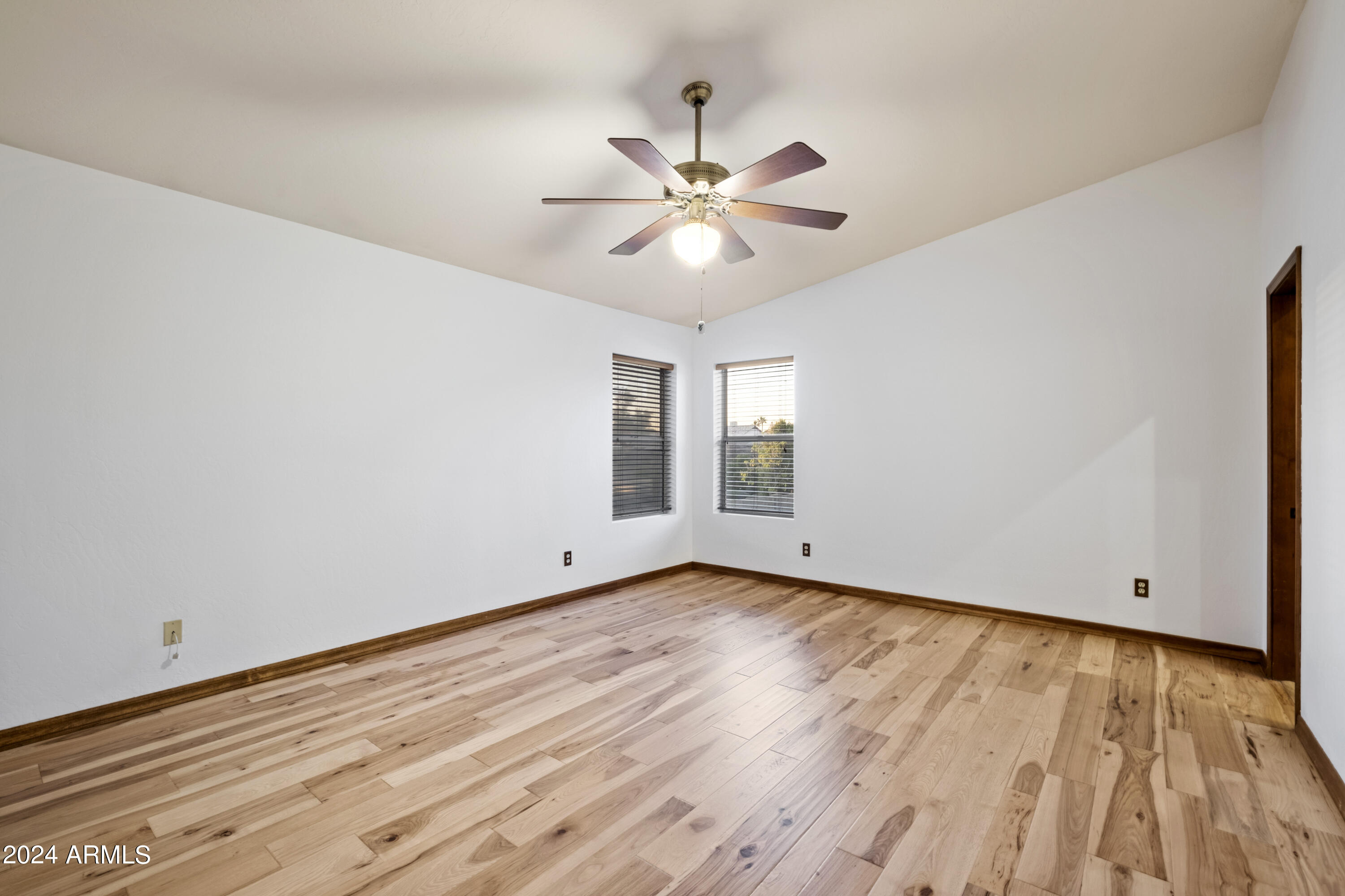 4618 East Everett Drive Phoenix, AZ 85032 - Photo 17 of 35 14-56277437