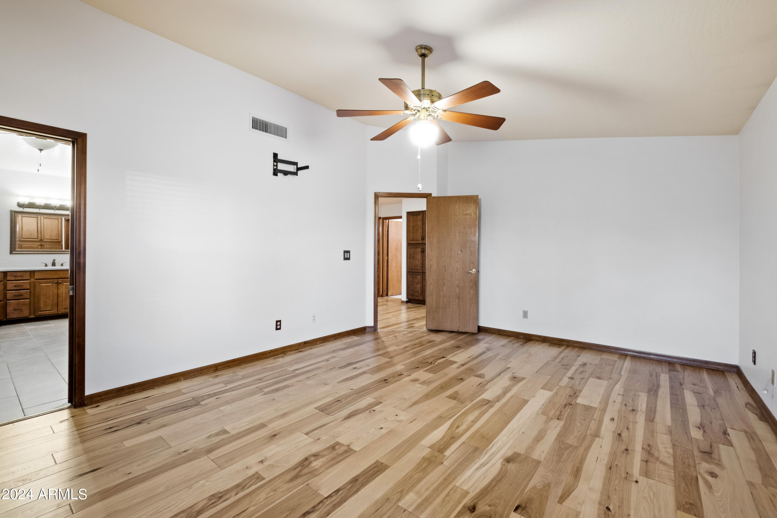 4618 East Everett Drive Phoenix, AZ 85032 - Photo 18 of 35 15-56277435