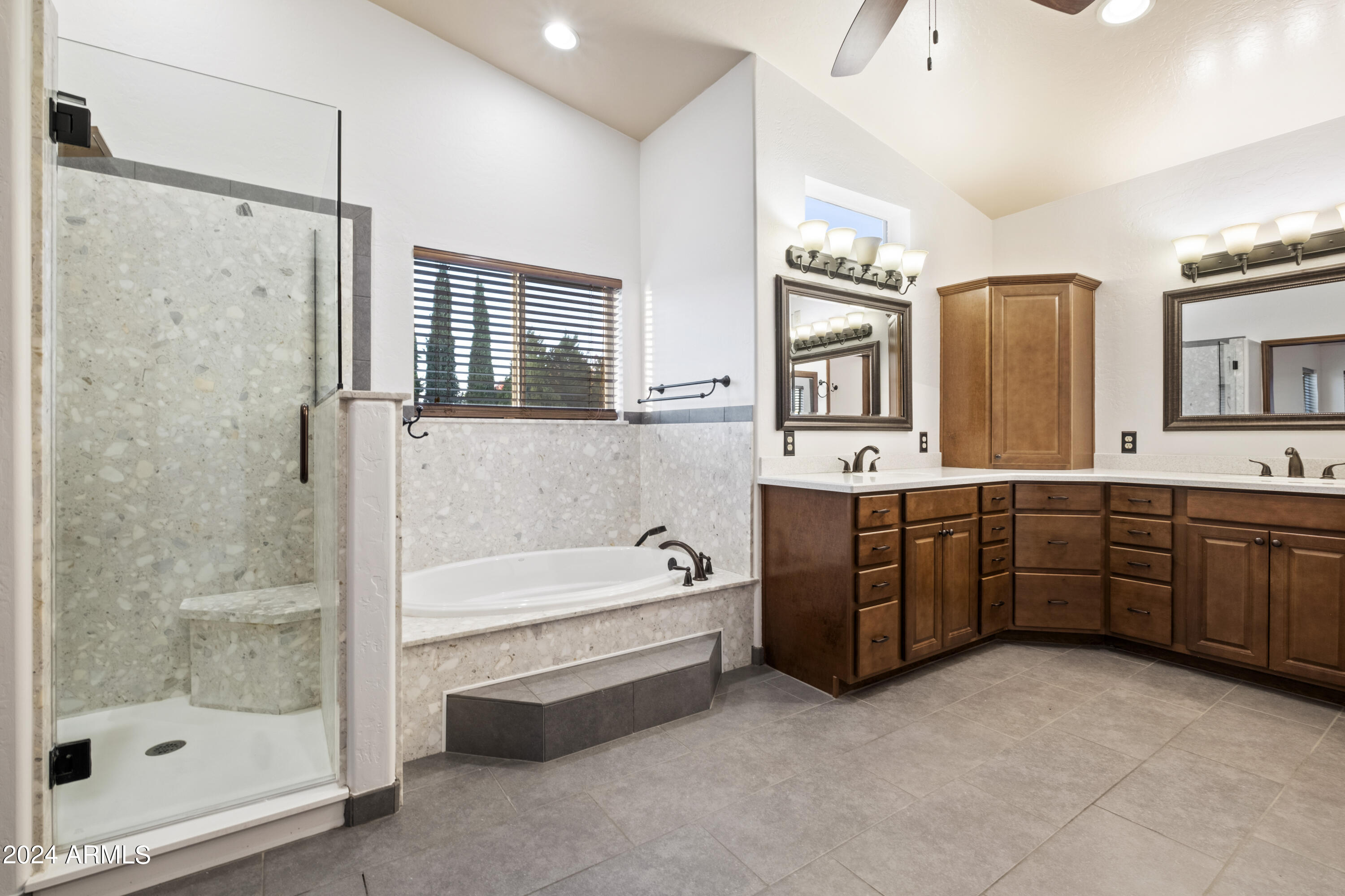 4618 East Everett Drive Phoenix, AZ 85032 - Photo 19 of 35 16-56277433