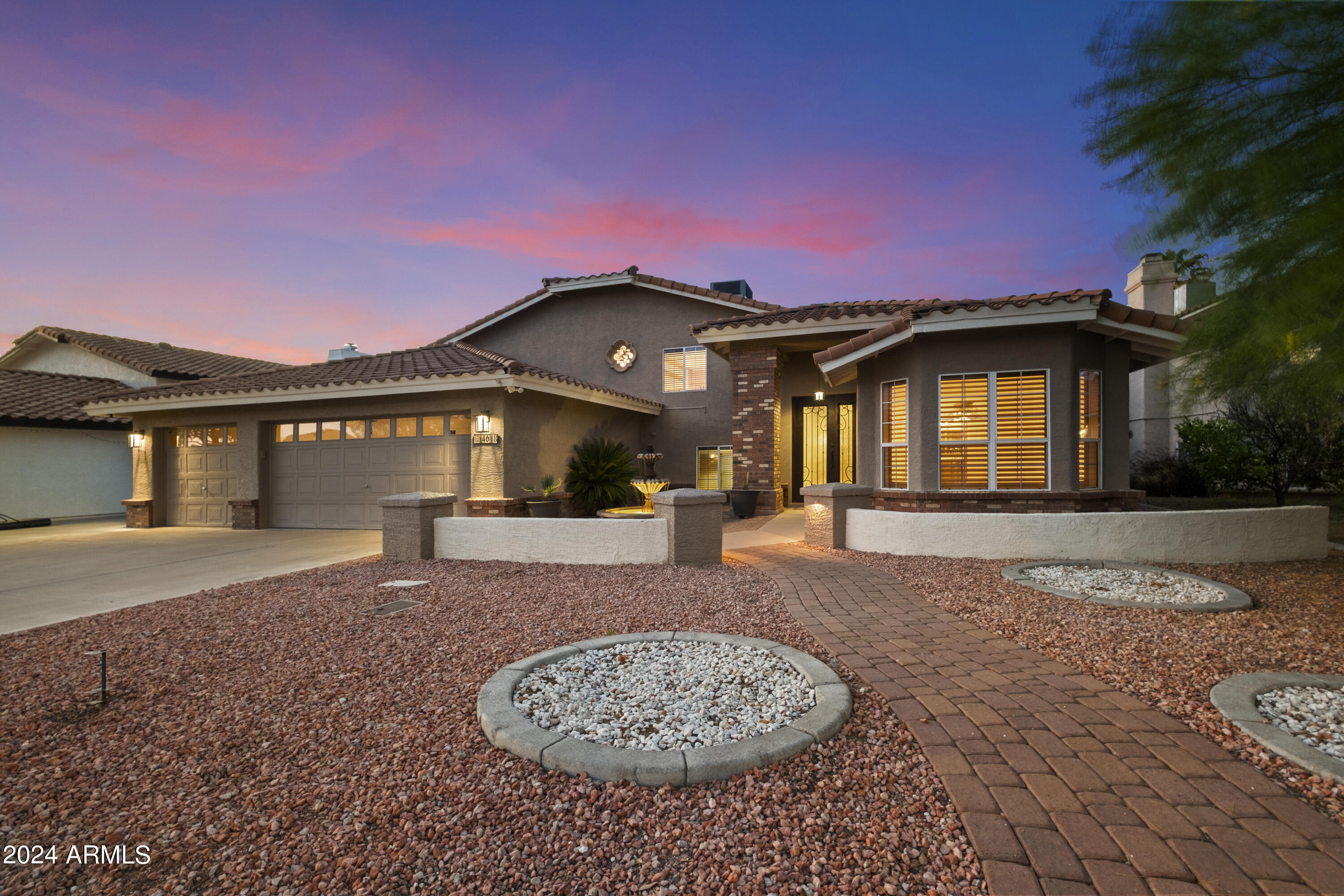 4618 East Everett Drive Phoenix, AZ 85032 - Photo 6 of 35 02-56277375