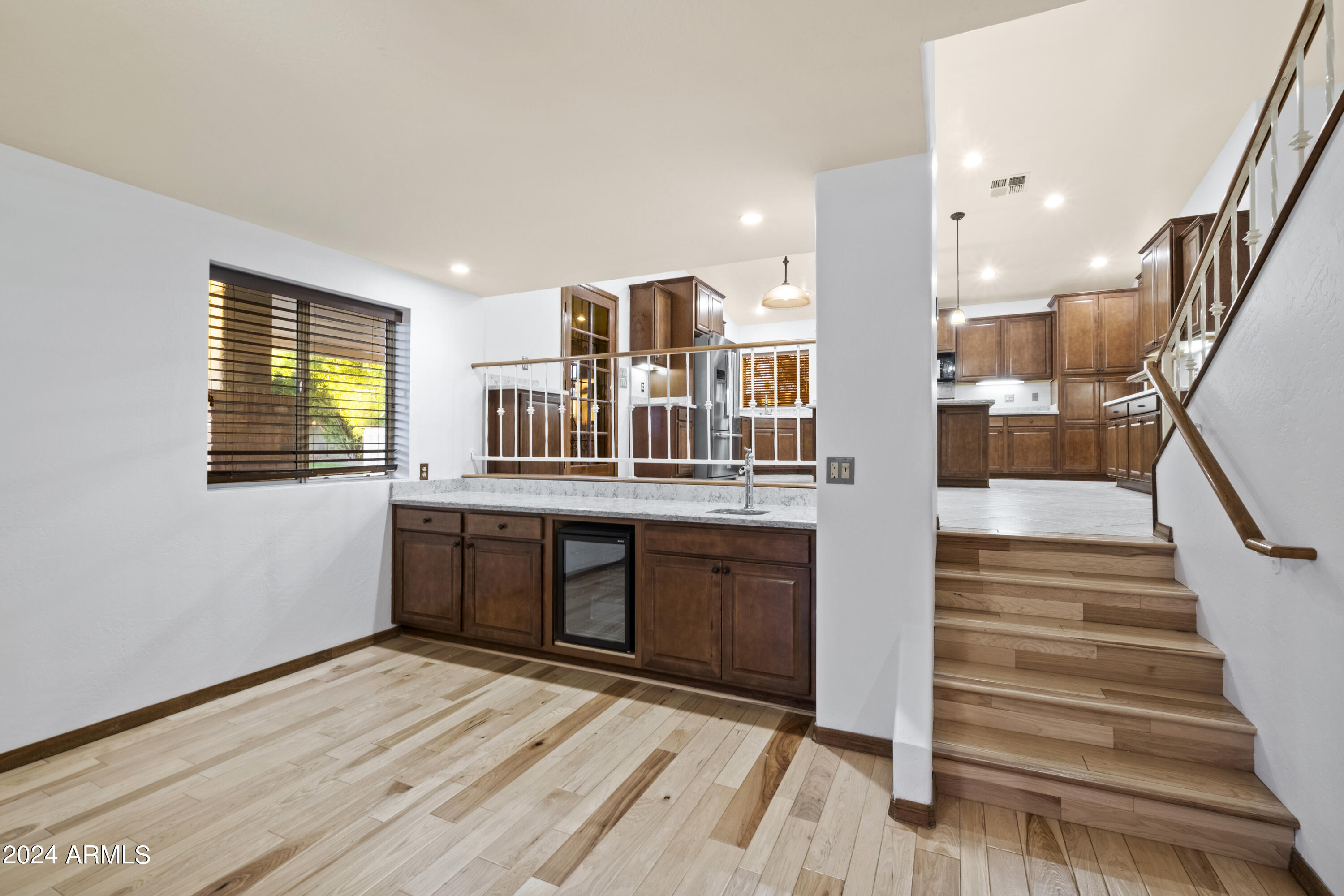 4618 East Everett Drive Phoenix, AZ 85032 - Photo 10 of 35 06-56277491