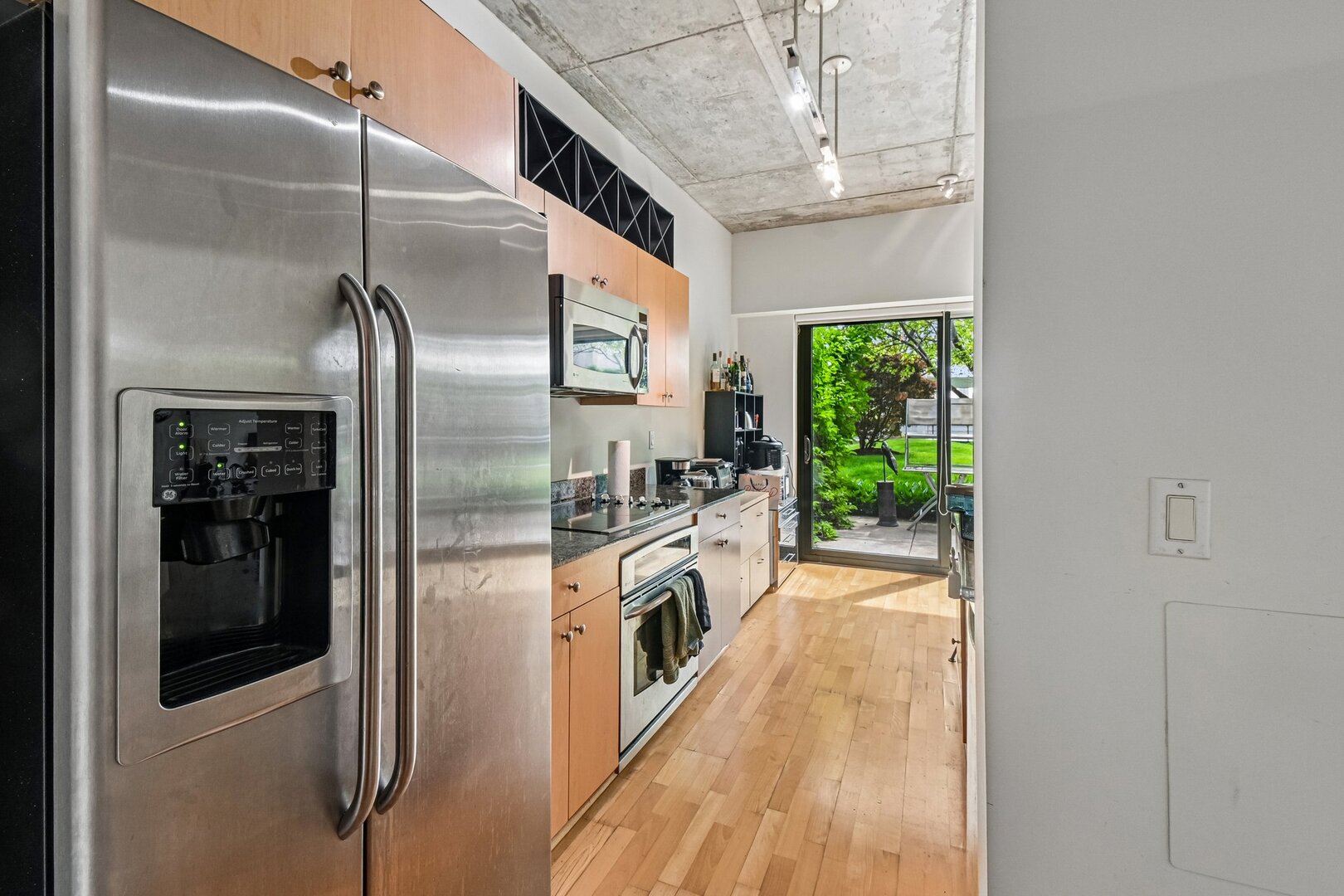 807 Davis Street, Unit 314 Evanston, IL 60201 - Photo 8 of 29