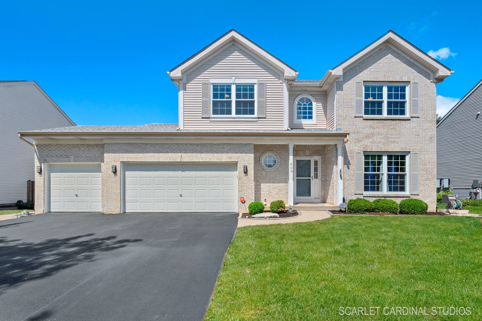 409 Raintree Drive Oswego, IL 60543 - Photo 1 of 30 Gallery Image 1