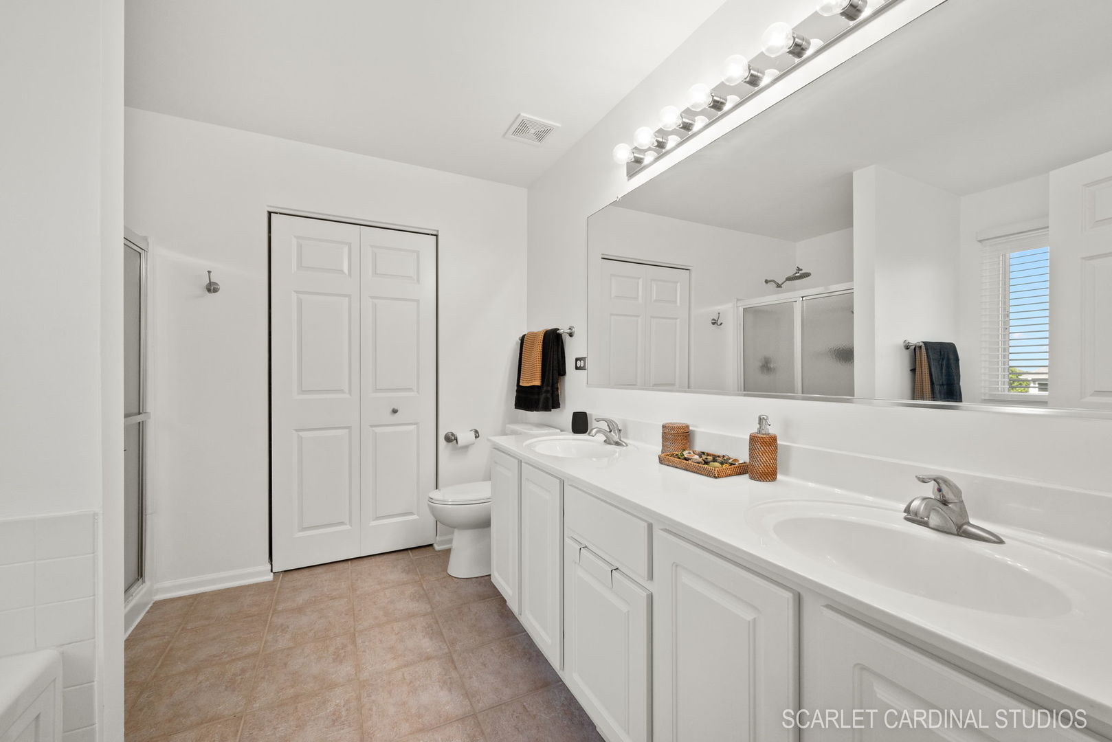 409 Raintree Drive Oswego, IL 60543 - Photo 14 of 30 Gallery Image 14