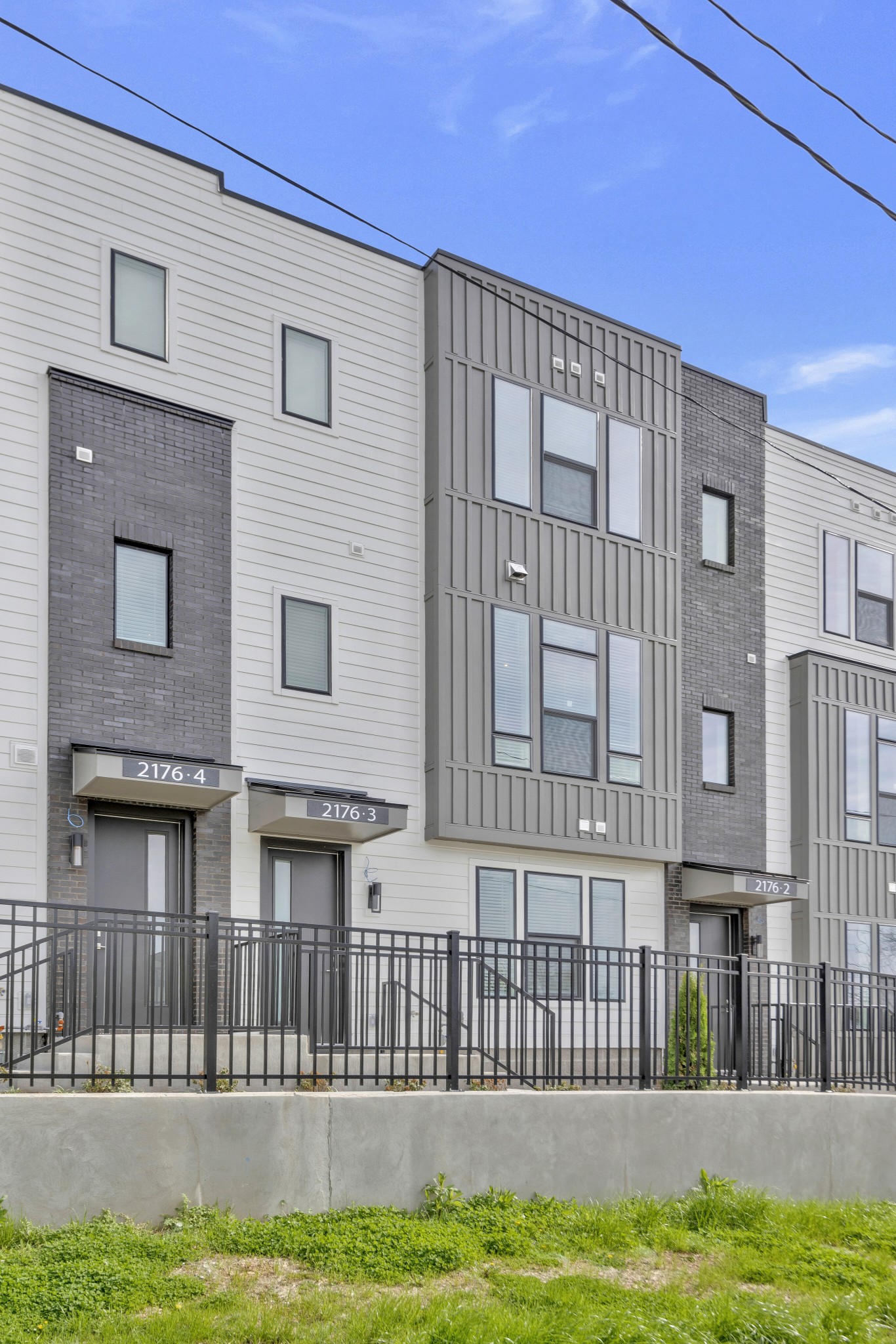 2176 Carson Street, Unit 3 Nashville, TN 37211 - Photo 43 of 44 a view of a house with a swimming pool