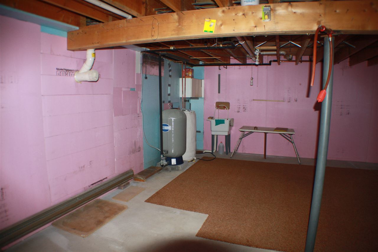 9566 South Fritz Road Maple City, MI 49664 - Photo 33 of 44 1830090-32.JPG