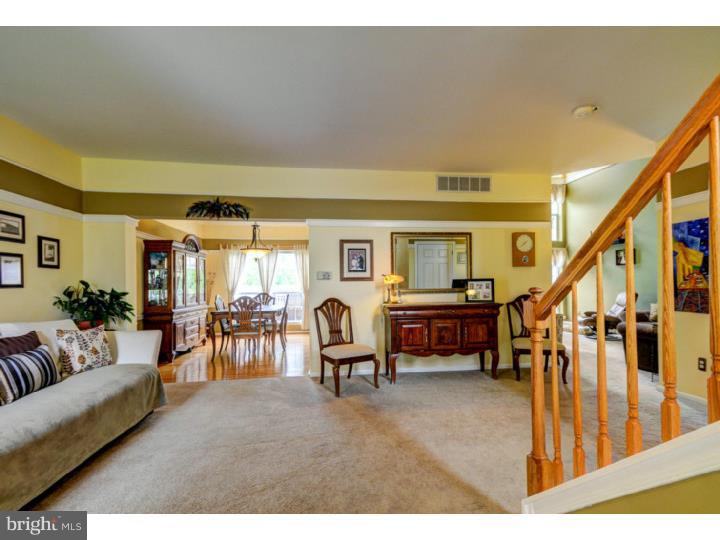 103 Windingbrook Road Bordentown, NJ 08505 - Photo 8 of 24 Living Room