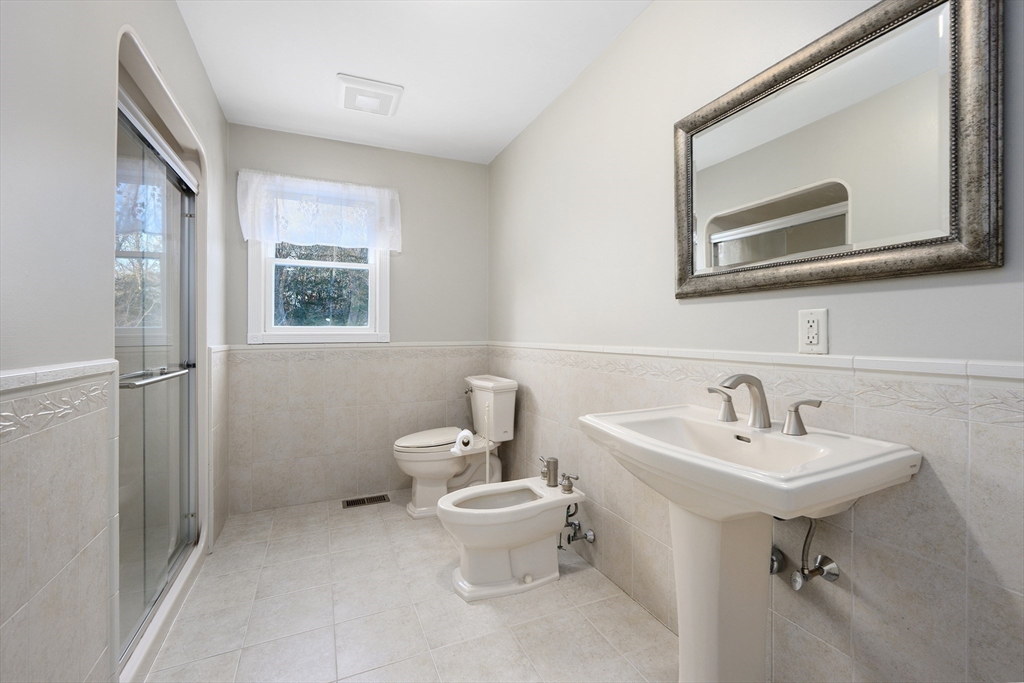 85 Watuppa Road Westport, MA 02790 - Photo 14 of 34 Gallery Image 14