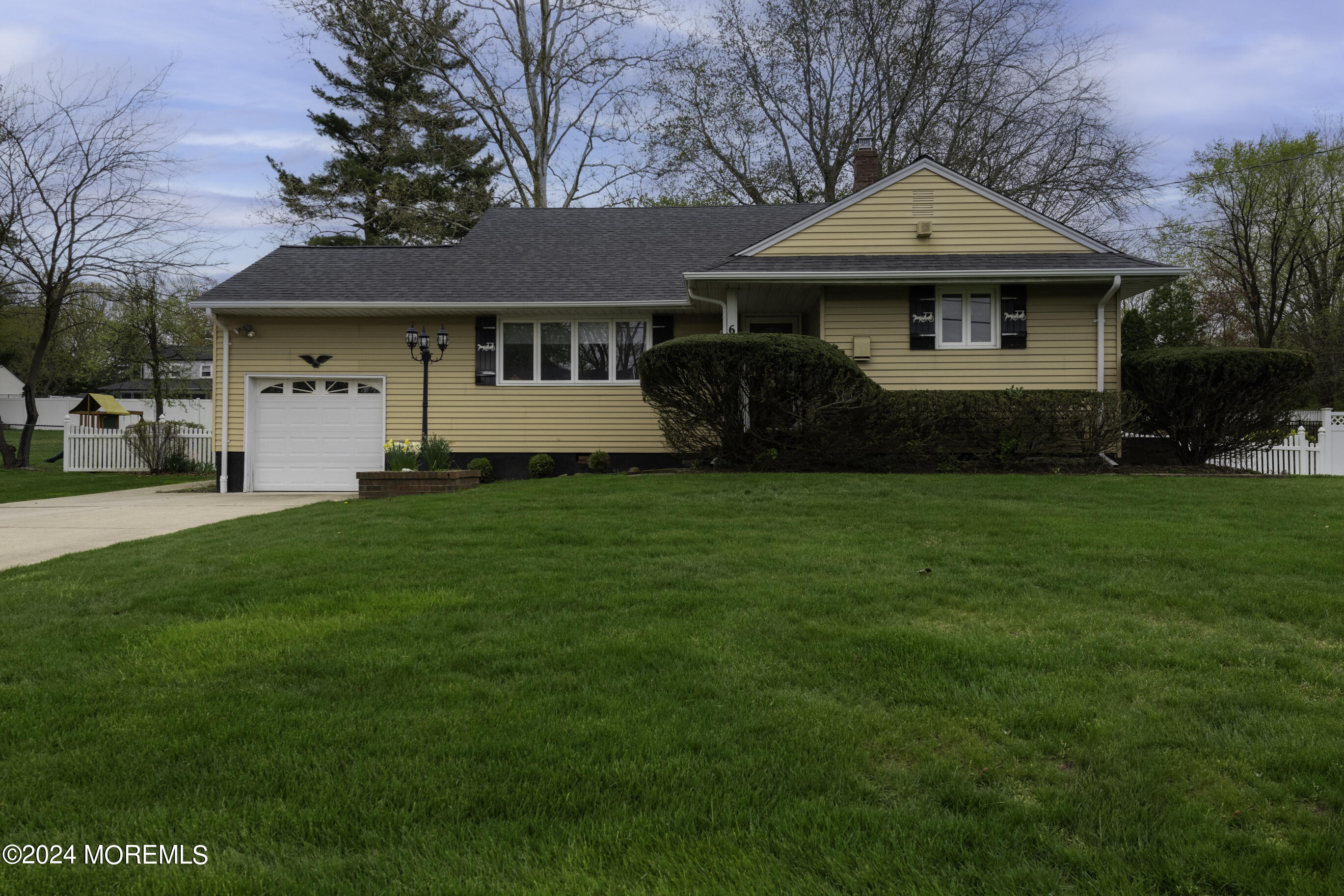 6 Mayfair Road Holmdel, NJ 07733 - Photo 1 of 18 6 Mayfair-19