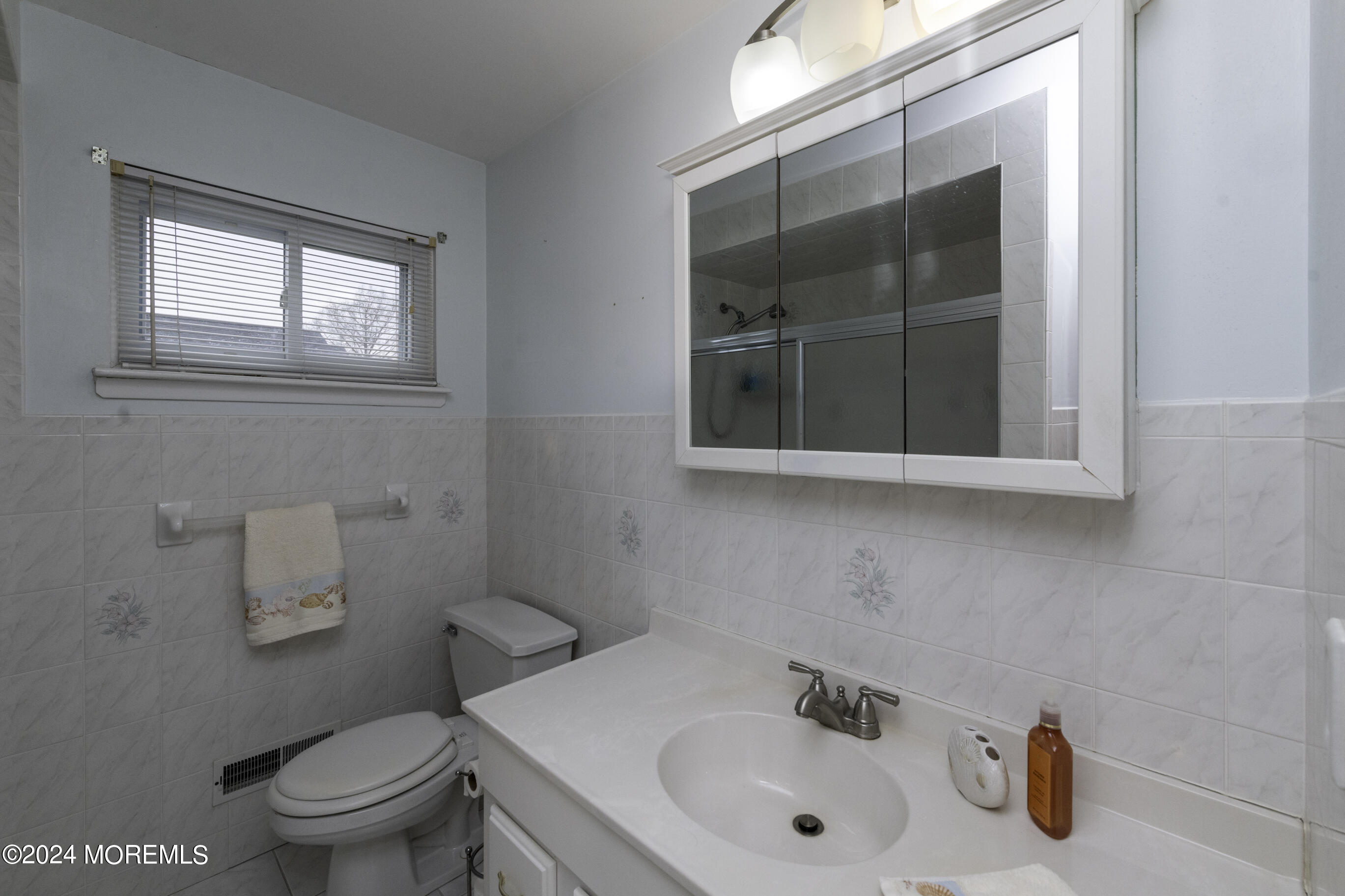 6 Mayfair Road Holmdel, NJ 07733 - Photo 14 of 18 6 Mayfair-5
