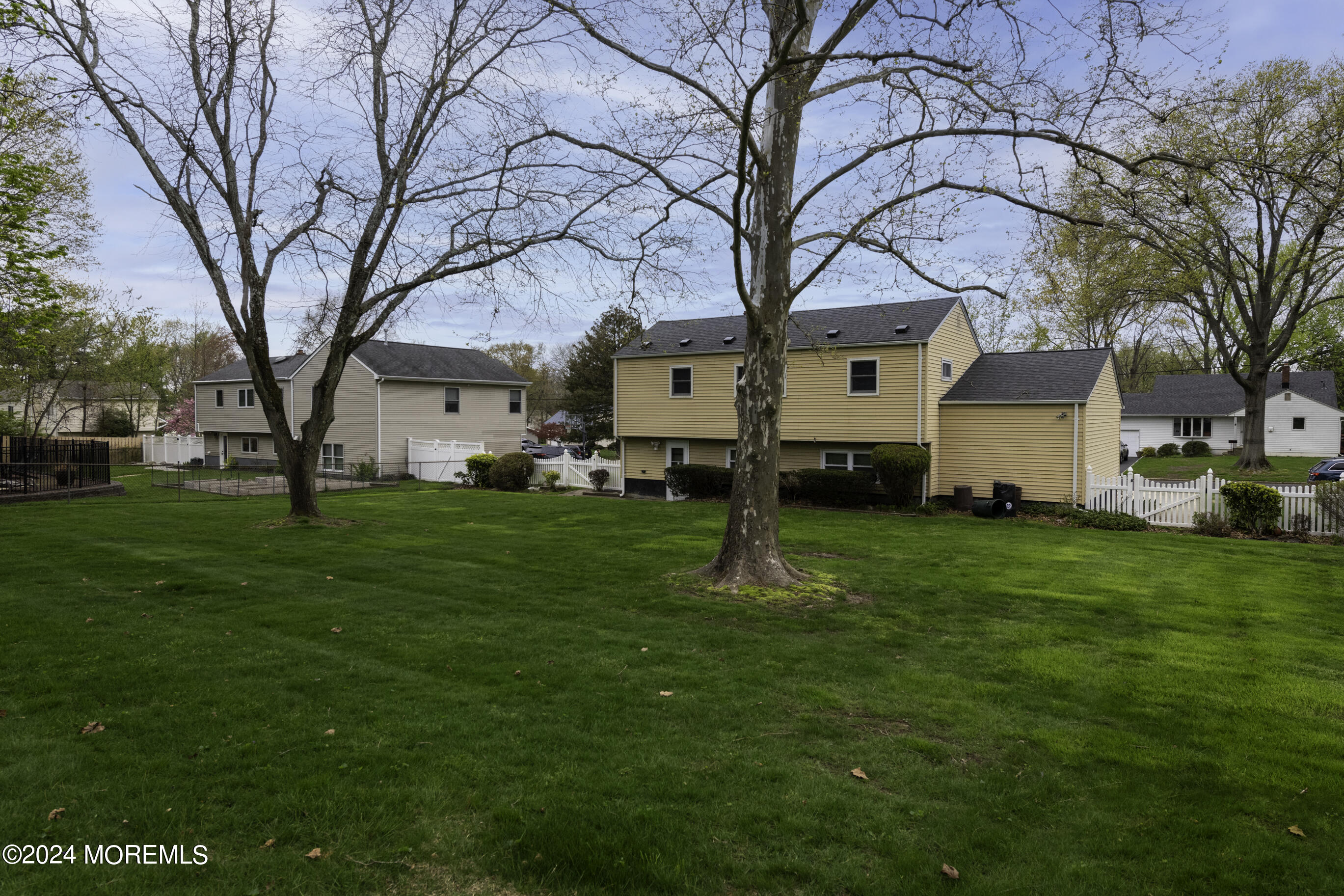 6 Mayfair Road Holmdel, NJ 07733 - Photo 18 of 18 6 Mayfair-24