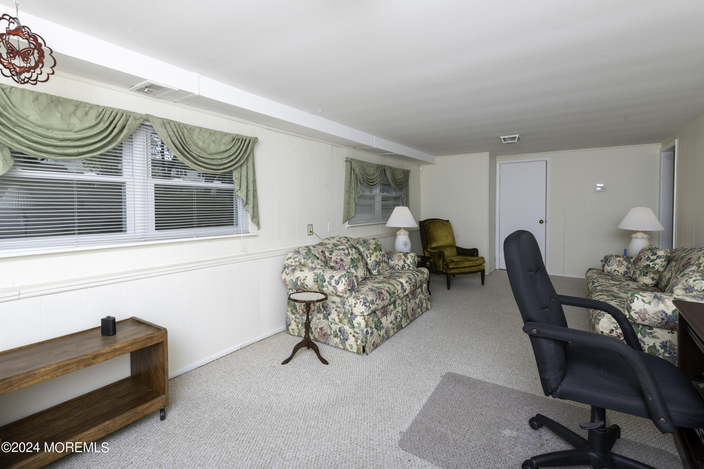 6 Mayfair Road Holmdel, NJ 07733 - Photo 9 of 18 6 Mayfair-8